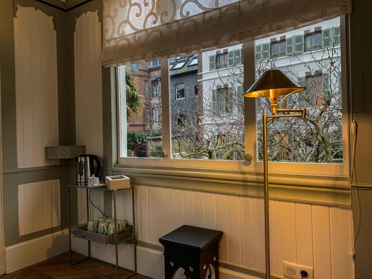 La Petite Folie Acomodação com café da manhã Honfleur Exterior foto